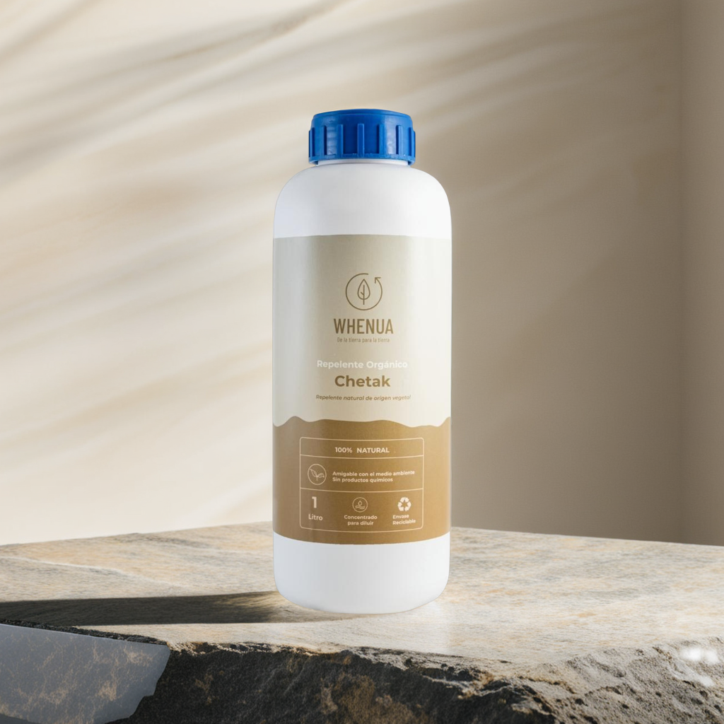 Envase de Chetak de Whenua, repelente natural con citral que aleja insectos de las plantas